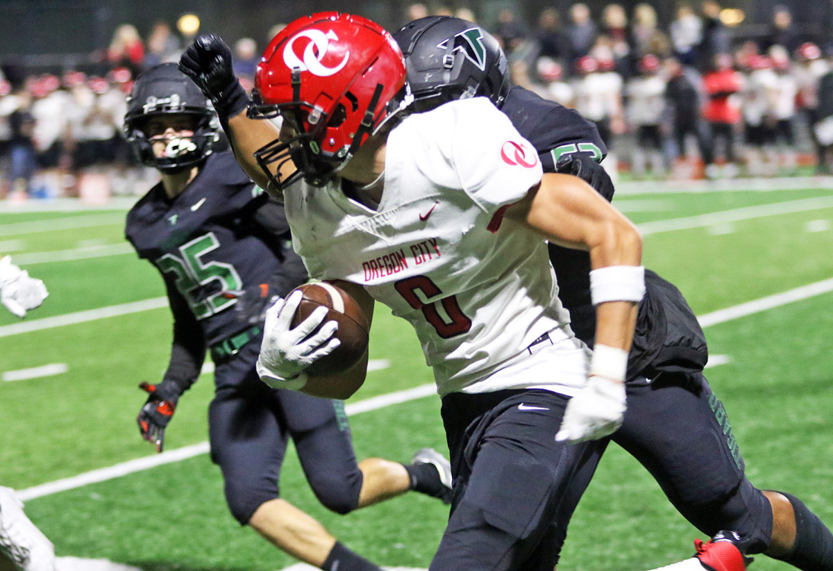 a Oregon City Tigard football Oregon September 29 2023 Dan Brood 35
